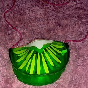 I’m selling this to a kid for lil girls